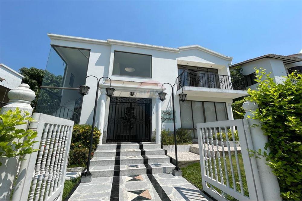 Spectacular Single Family Home